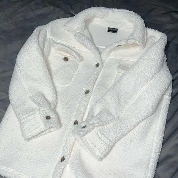 Sherpa flannel style jacket/top! - Picture 2 of 4